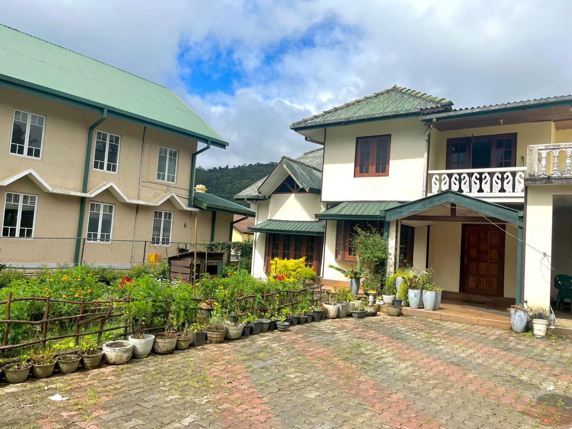 Selis Manor Apartment Nuwara Eliya Bagian luar foto